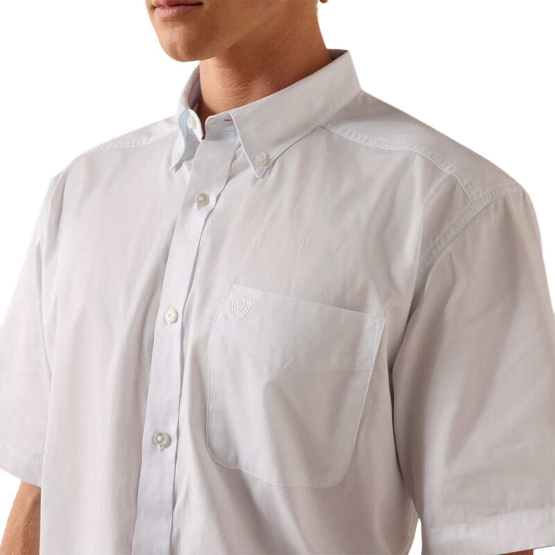 Ariat Men's Lightweight Twill Classic Fit Short Sleeve Button Shirt