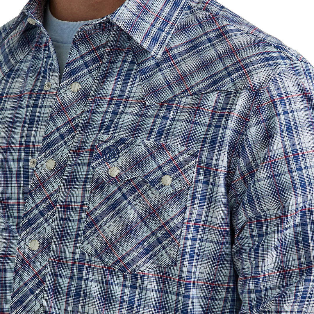 Wrangler Men's Retro Sawtooth Snap Shirt in Blue Plaid