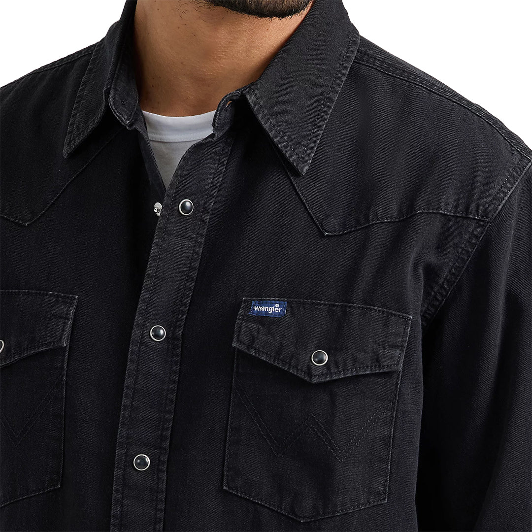 Chemise à manches longues boutonnée en jean noir classique Wrangler pour homme