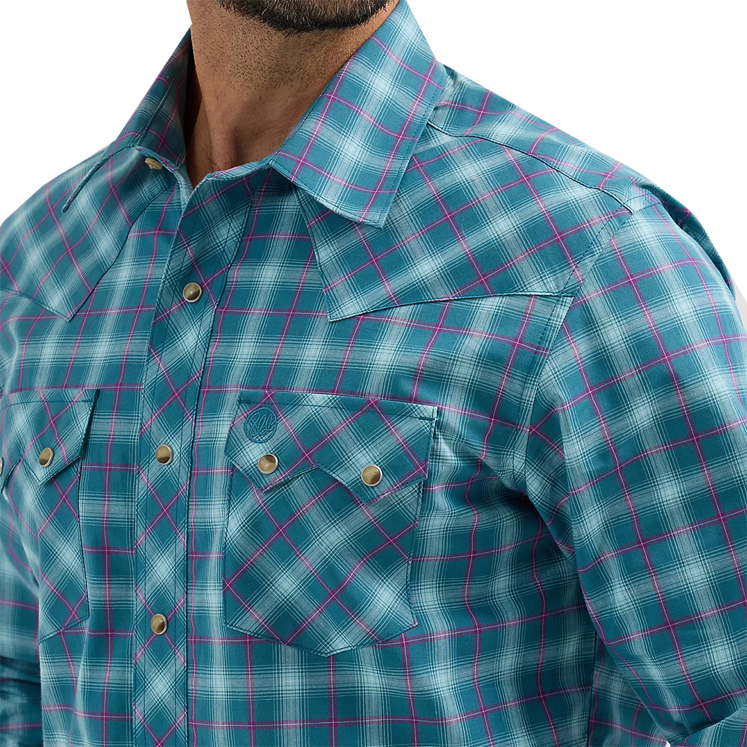 Wrangler Men's Retro Plaid Long Sleeve Snap Shirt