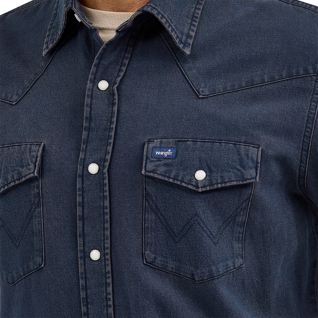 Wrangler Men's Vintage-Inspired Western Long Sleeve Snap Workshirt