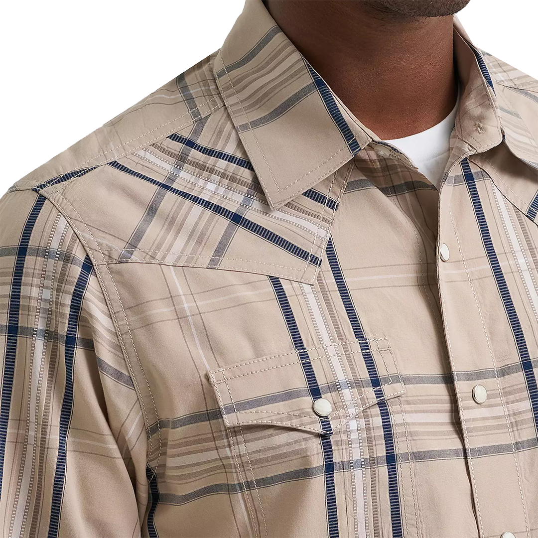 Wrangler Men's Retro Premium Plaid Long Sleeve Snap Shirt