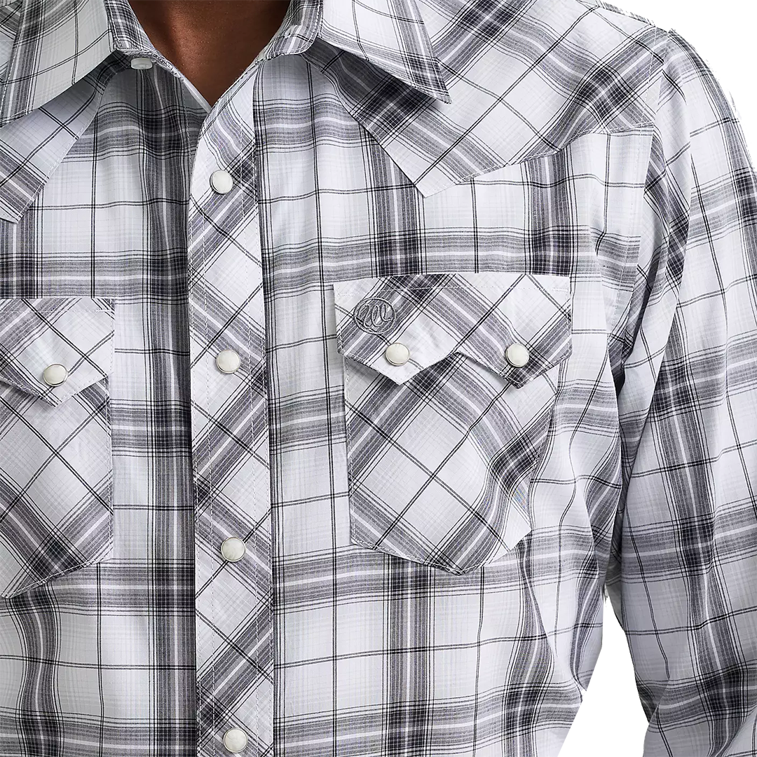 Wrangler Men's Retro Premium Plaid Print Long Sleeve Snap Shirt