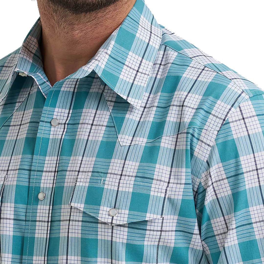 Wrangler Men's Wrinkle Resist Plaid Long Sleeve Snap Shirt
