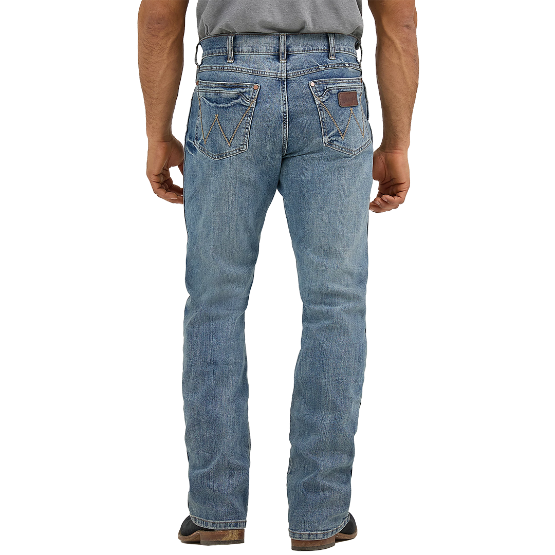 Wrangler Men's Retro Relaxed Fit Bootcut Jeans
