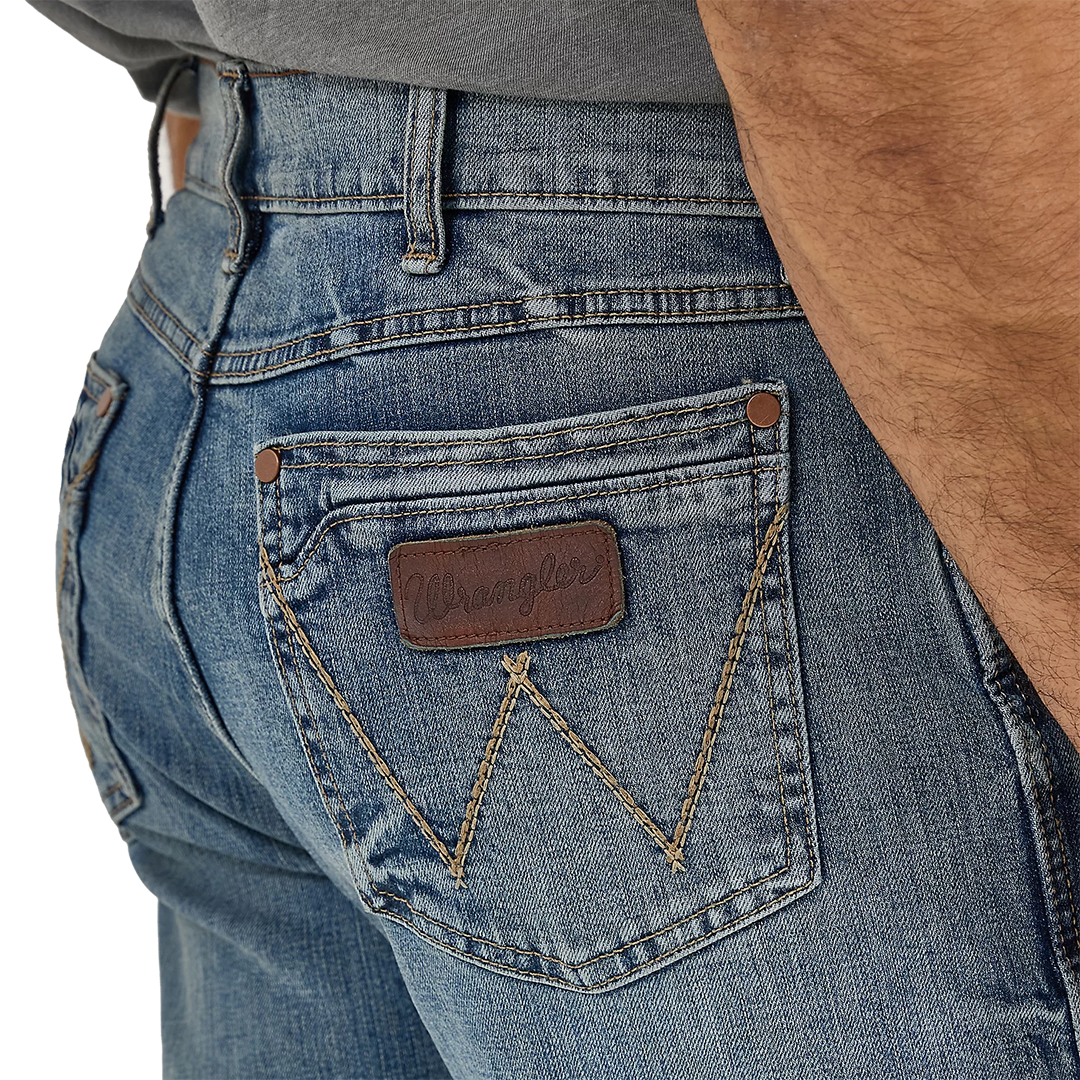 Wrangler Men's Retro Relaxed Fit Bootcut Jeans