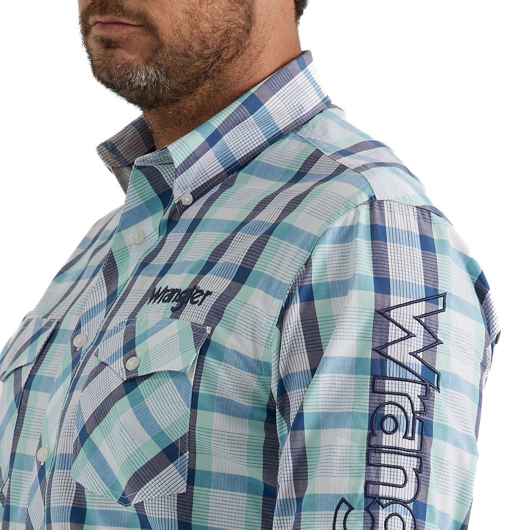 Wrangler Men's Logo Western Snap Shirt In Teal Plaid