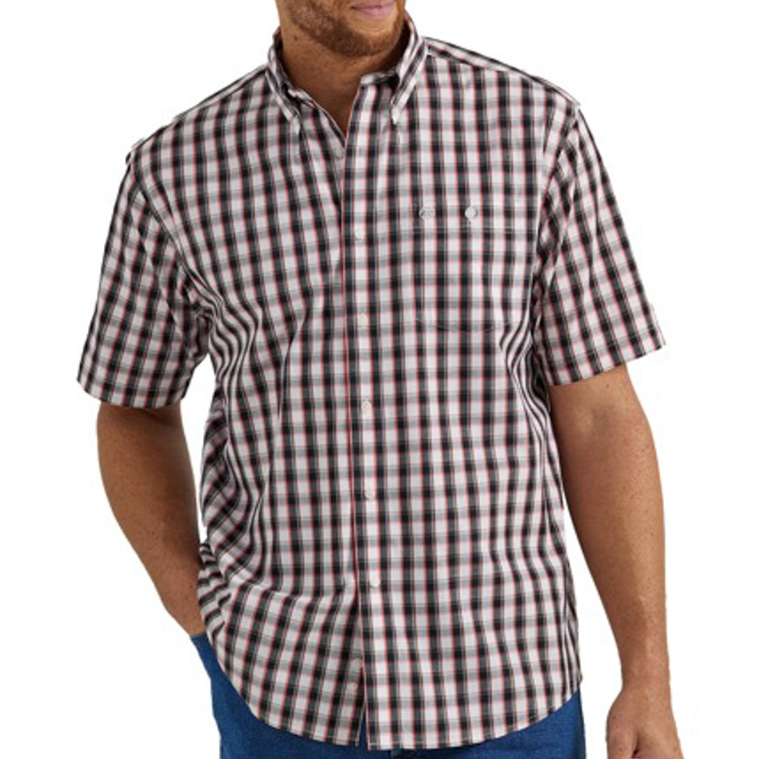 Wrangler Men's Classic Short Sleeve Plaid Button-Down Shirt