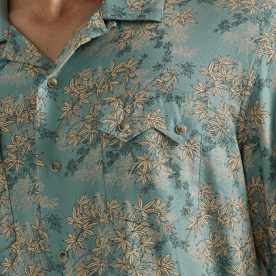 Chemise à manches courtes Wrangler pour homme, boutonnée, coupe camp, motif floral bleu sarcelle, coloris noix de coco