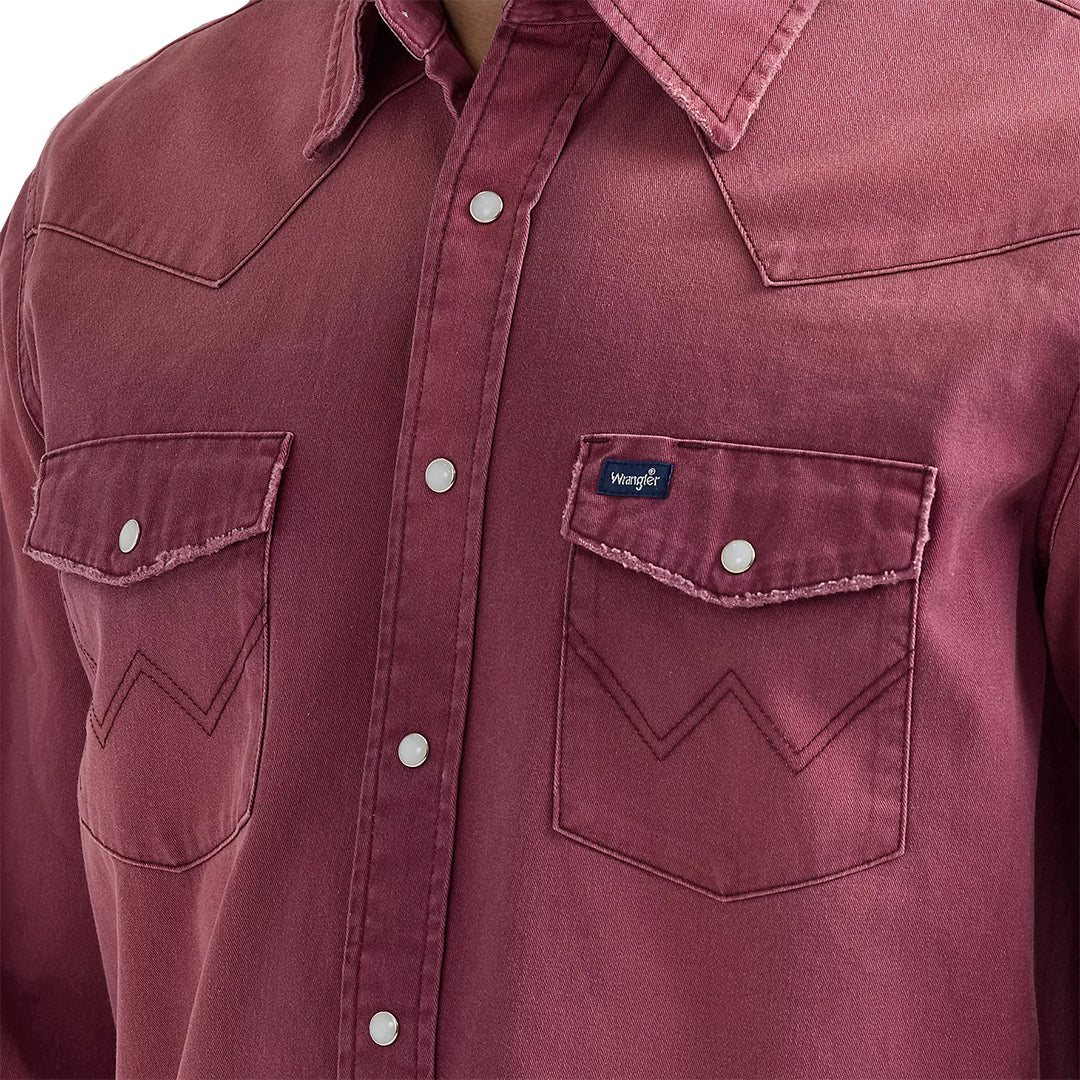 Wrangler Men's Vintage-Inspired Western Long Sleeve Snap Shirt