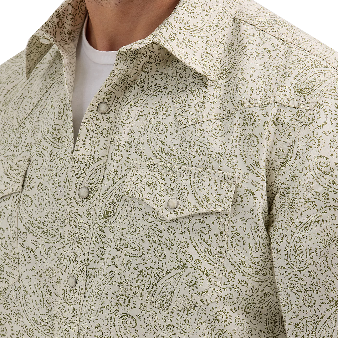 Wrangler Men's Retro Paisley Long Sleeve Snap Shirt