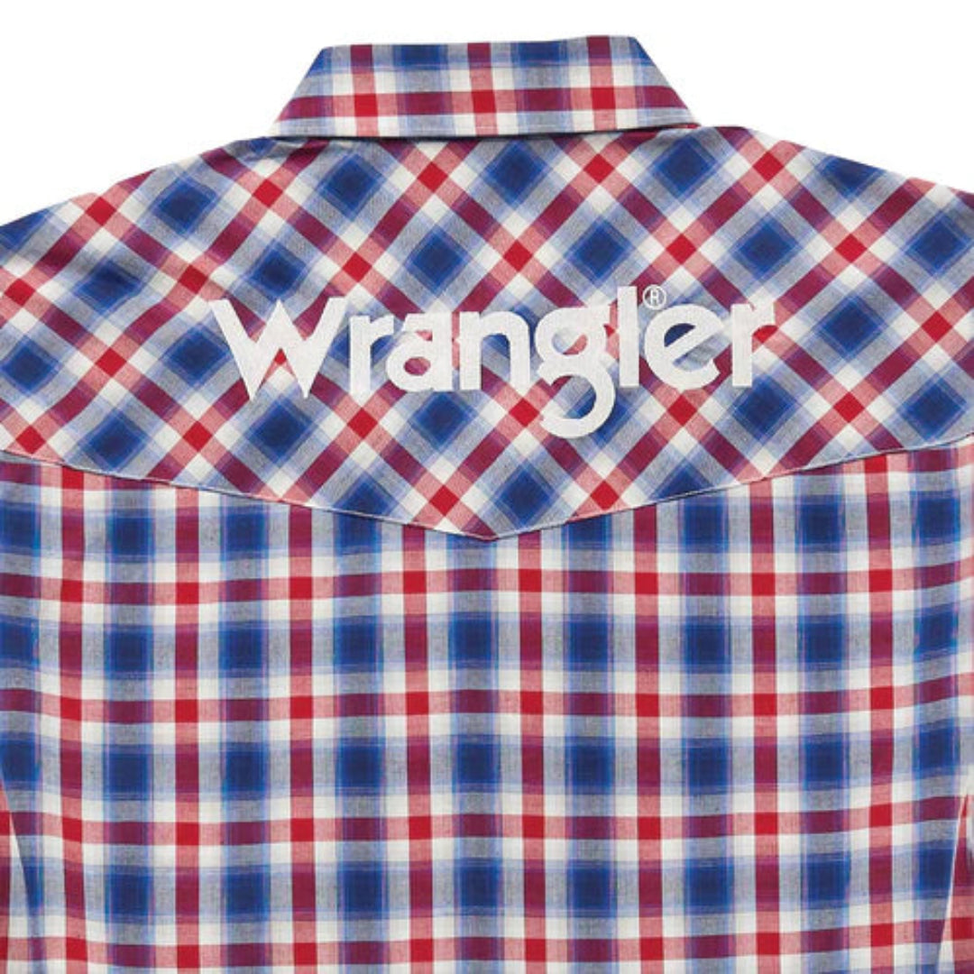 Wrangler Men's Plaid Logo Long Sleeve Snap Shirt