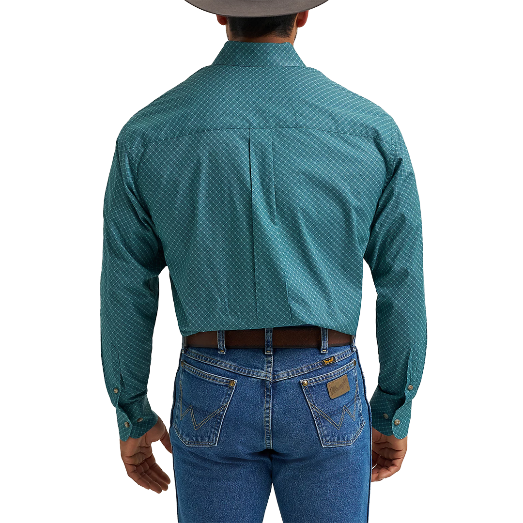 Wrangler Men's George Strait Long Sleeve Button Down Shirt