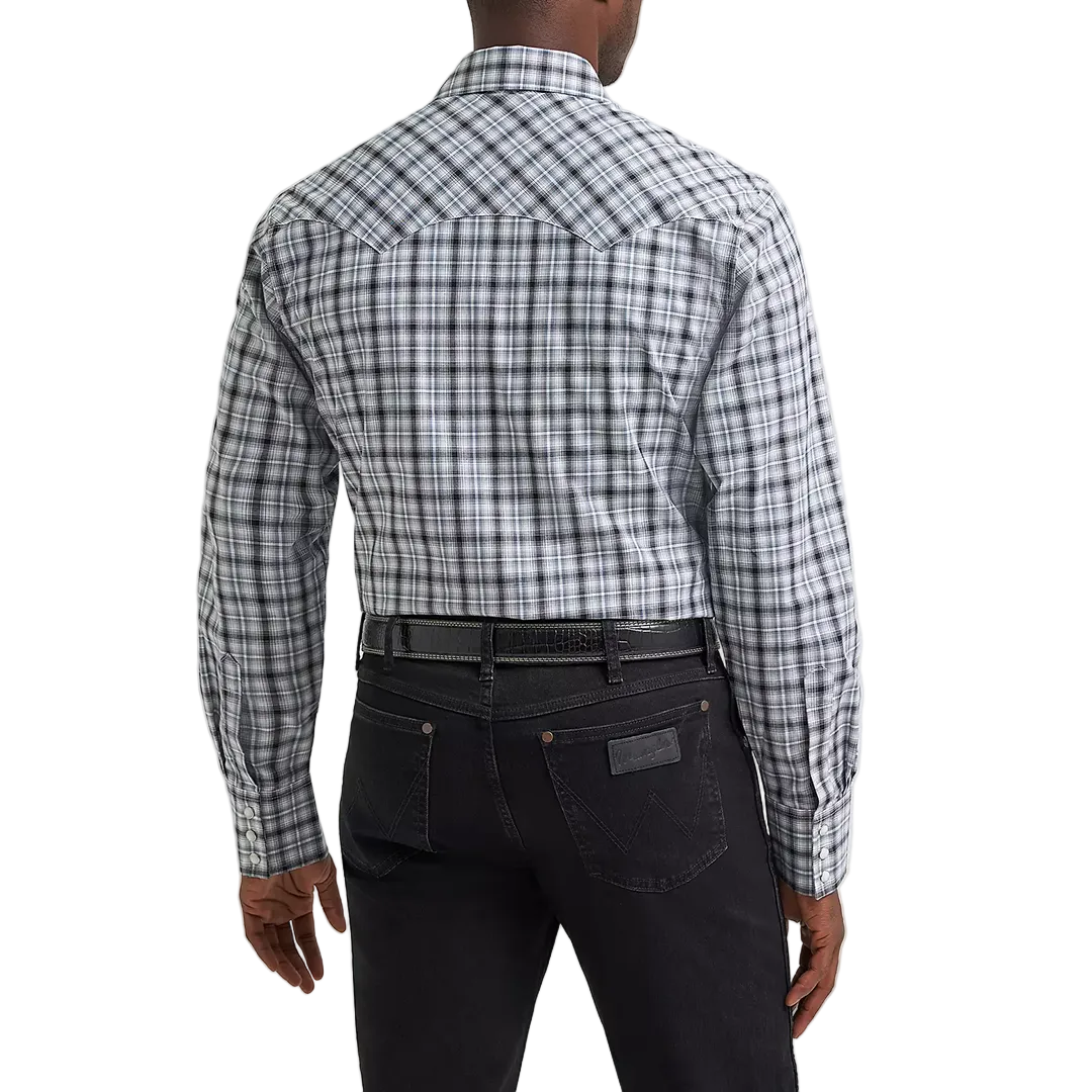 Wrangler Men's Retro Plaid Long Sleeve Snap Shirt