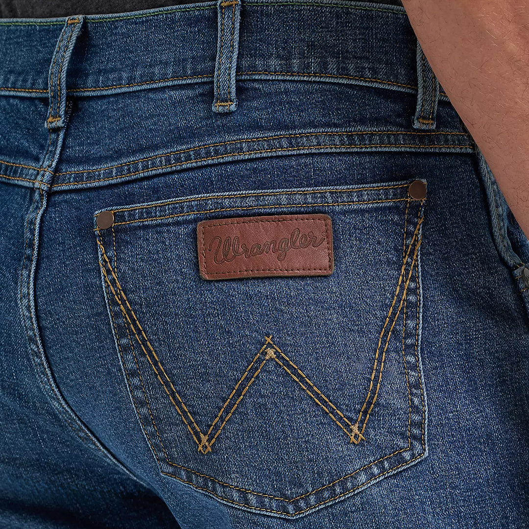 Wrangler Men's Retro Slim Fit Straight Leg Jeans