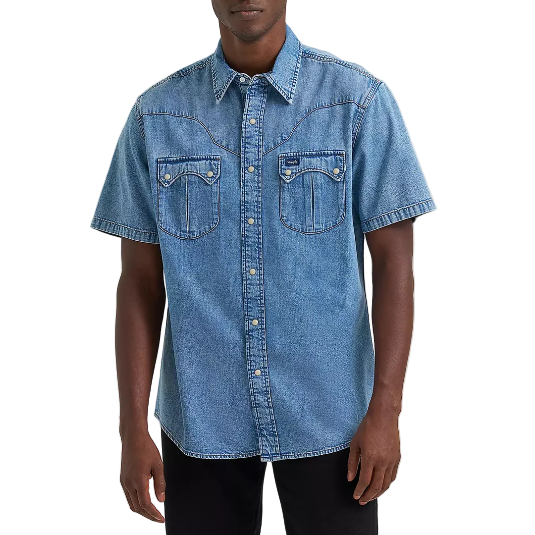 Wrangler Men's Vintage-Inspired Sculpted Yoke Denim Short Sleeve Snap Shirt