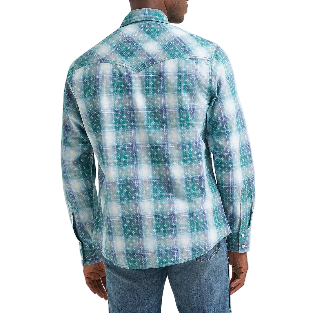 Wrangler Men's Retro Plaid Long Sleeve Snap Shirt