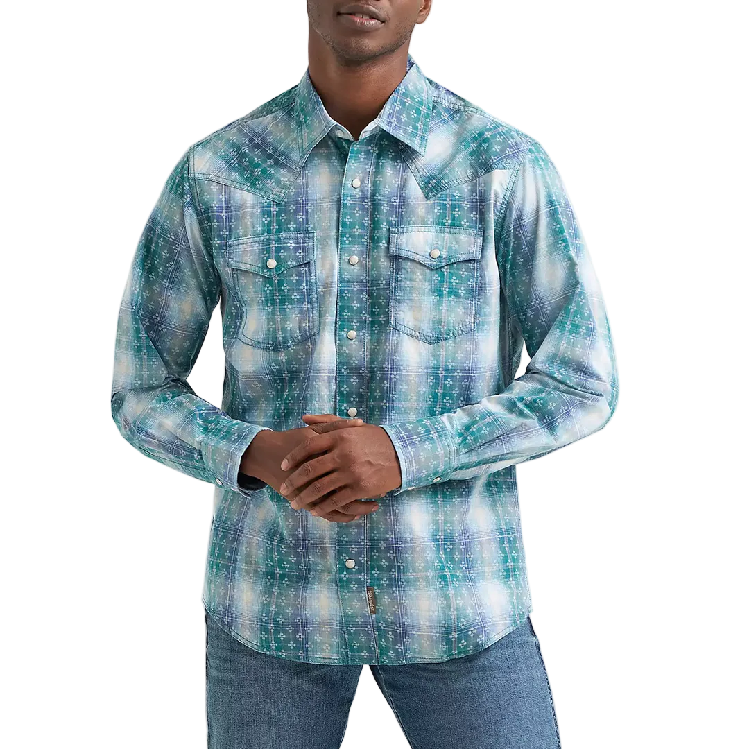 Wrangler Men's Retro Plaid Long Sleeve Snap Shirt