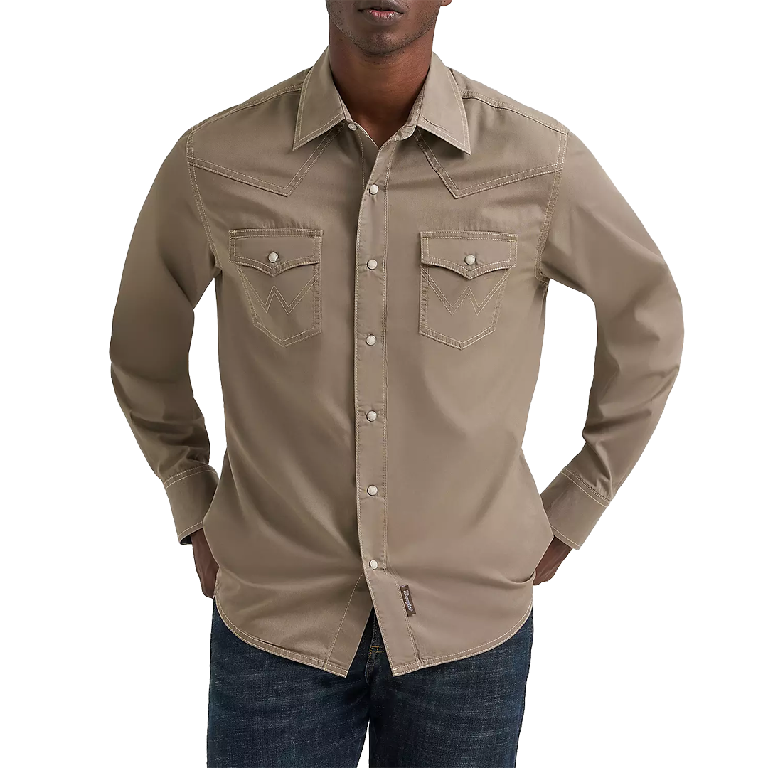 Wrangler Men's Retro Premium Solid Long Sleeve Snap Shirt