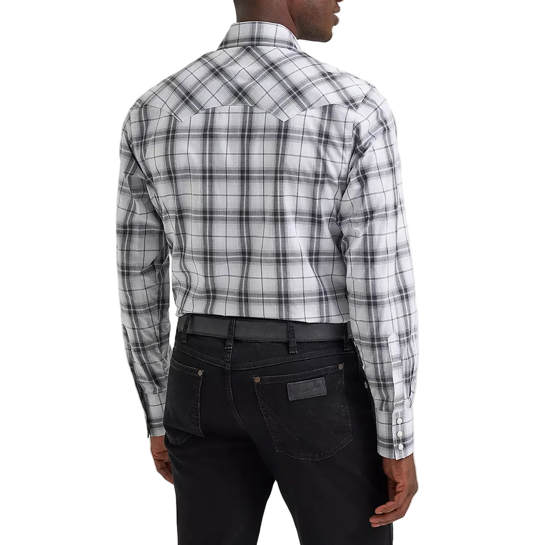 Wrangler Men's Retro Premium Plaid Print Long Sleeve Snap Shirt