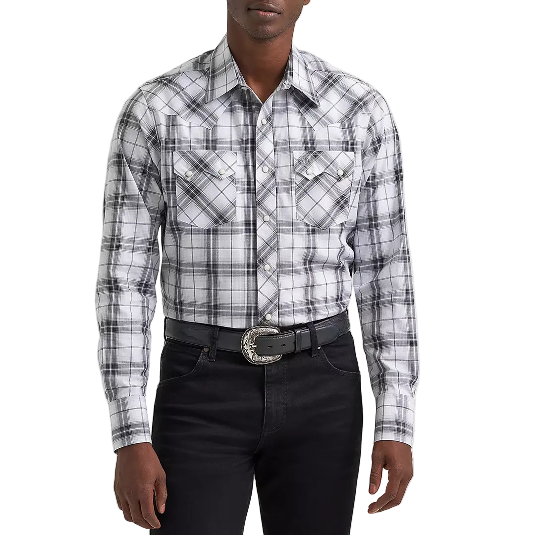 Wrangler Men's Retro Premium Plaid Print Long Sleeve Snap Shirt