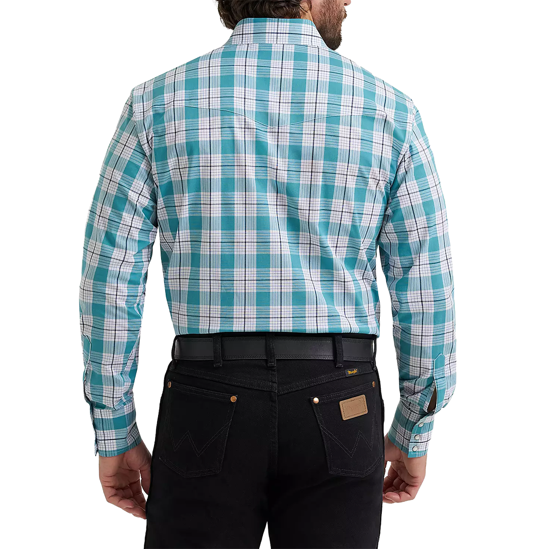 Wrangler Men's Wrinkle Resist Plaid Long Sleeve Snap Shirt