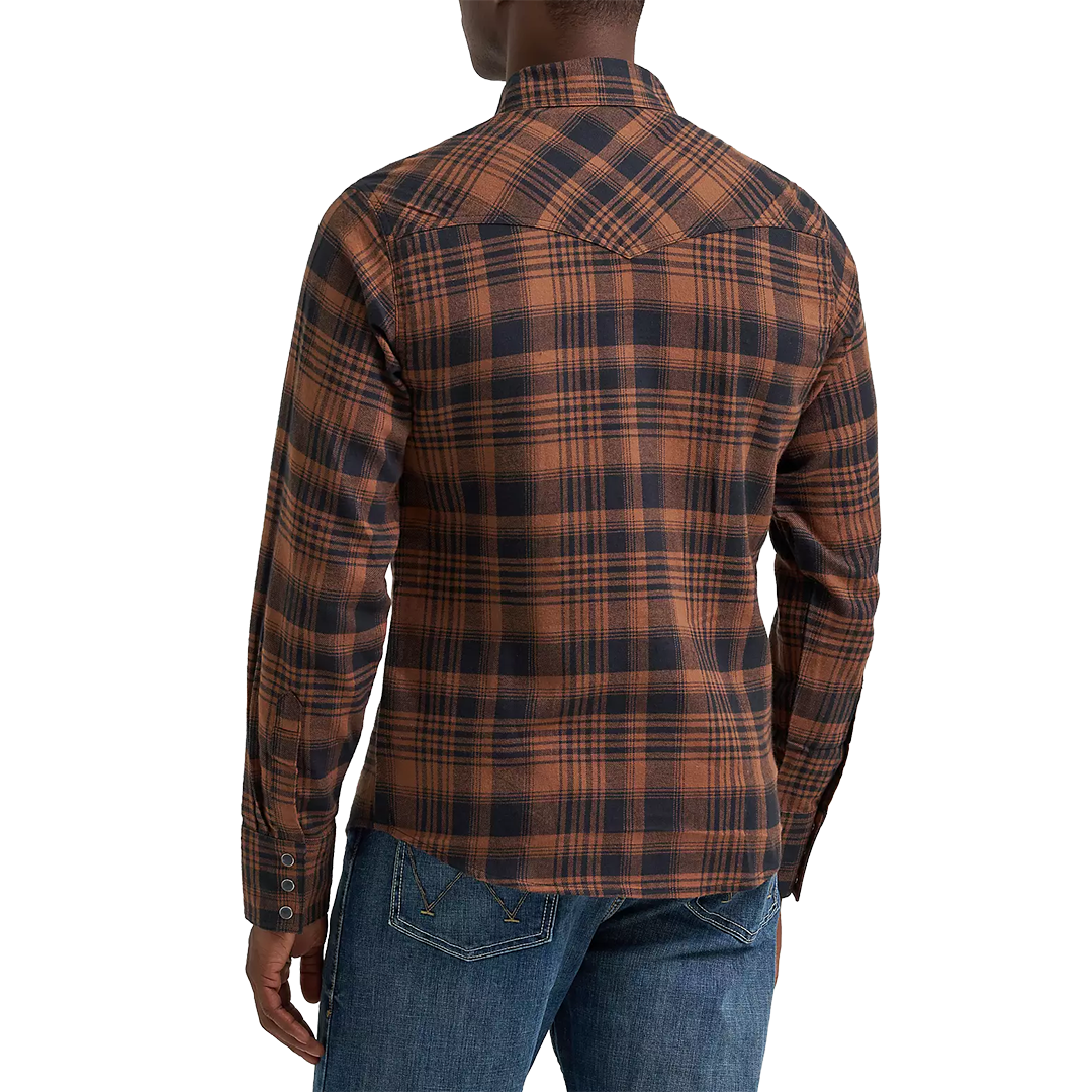 Wrangler Men's Retro Flannel Long Sleeve Snap Shirt