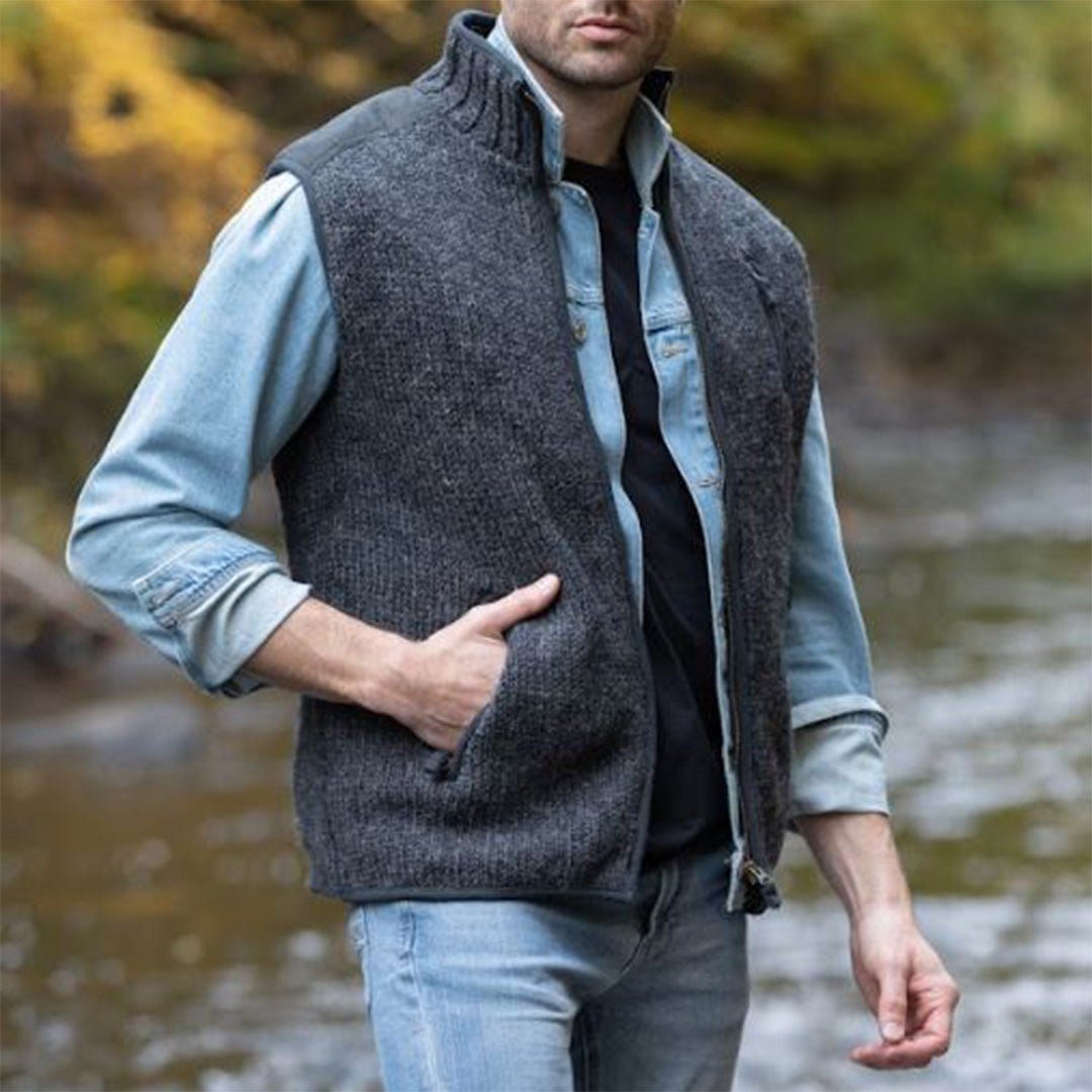 Lost Horizons Yale Men's Zip Vest