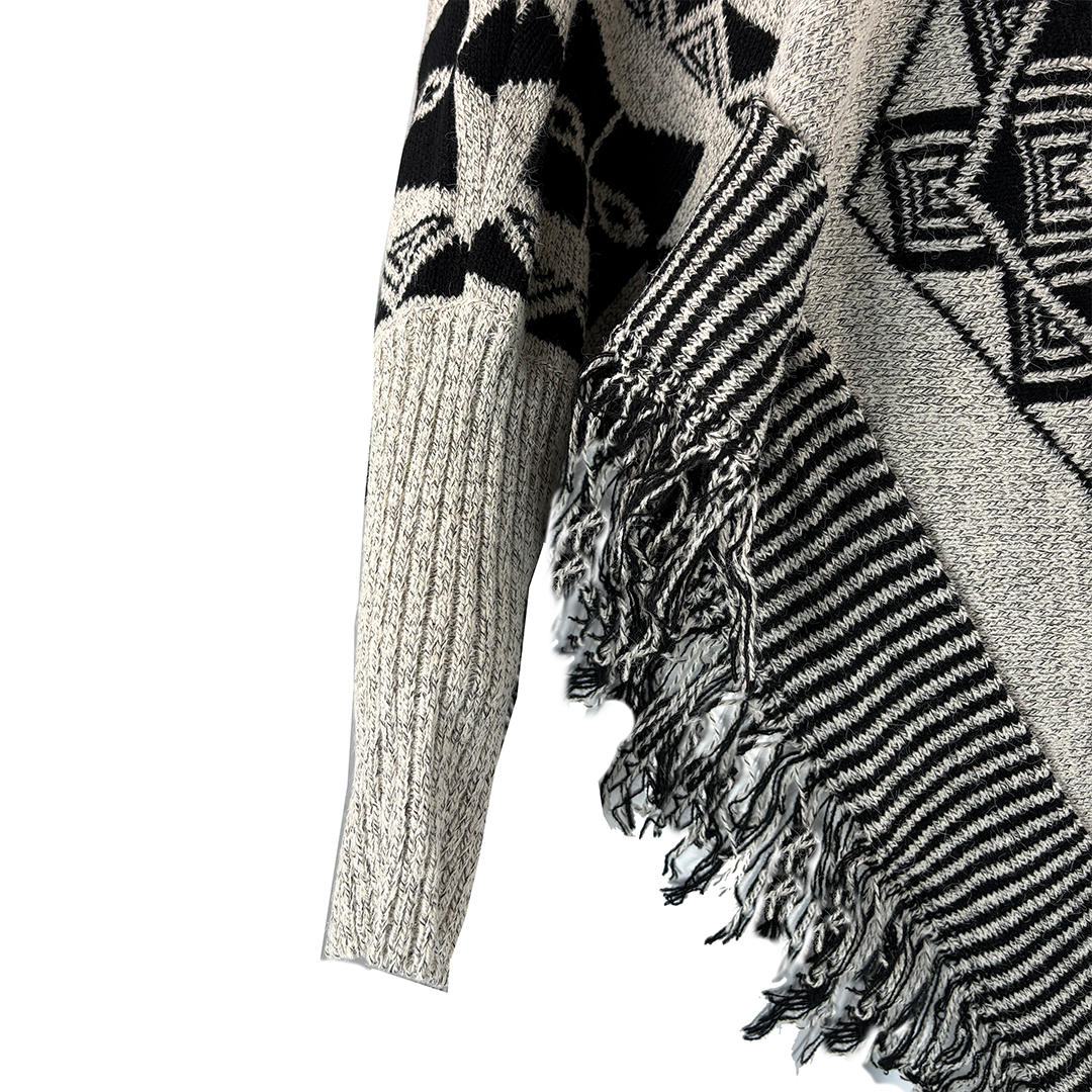 Papa Fashions Women's Diamond Print Fringe Poncho