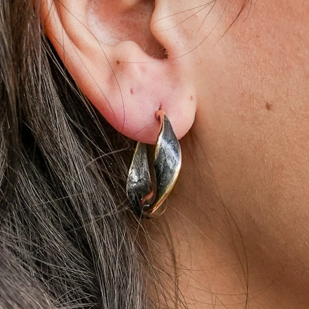Wyo Horse Women's Twist Enamel Hoop Earrings