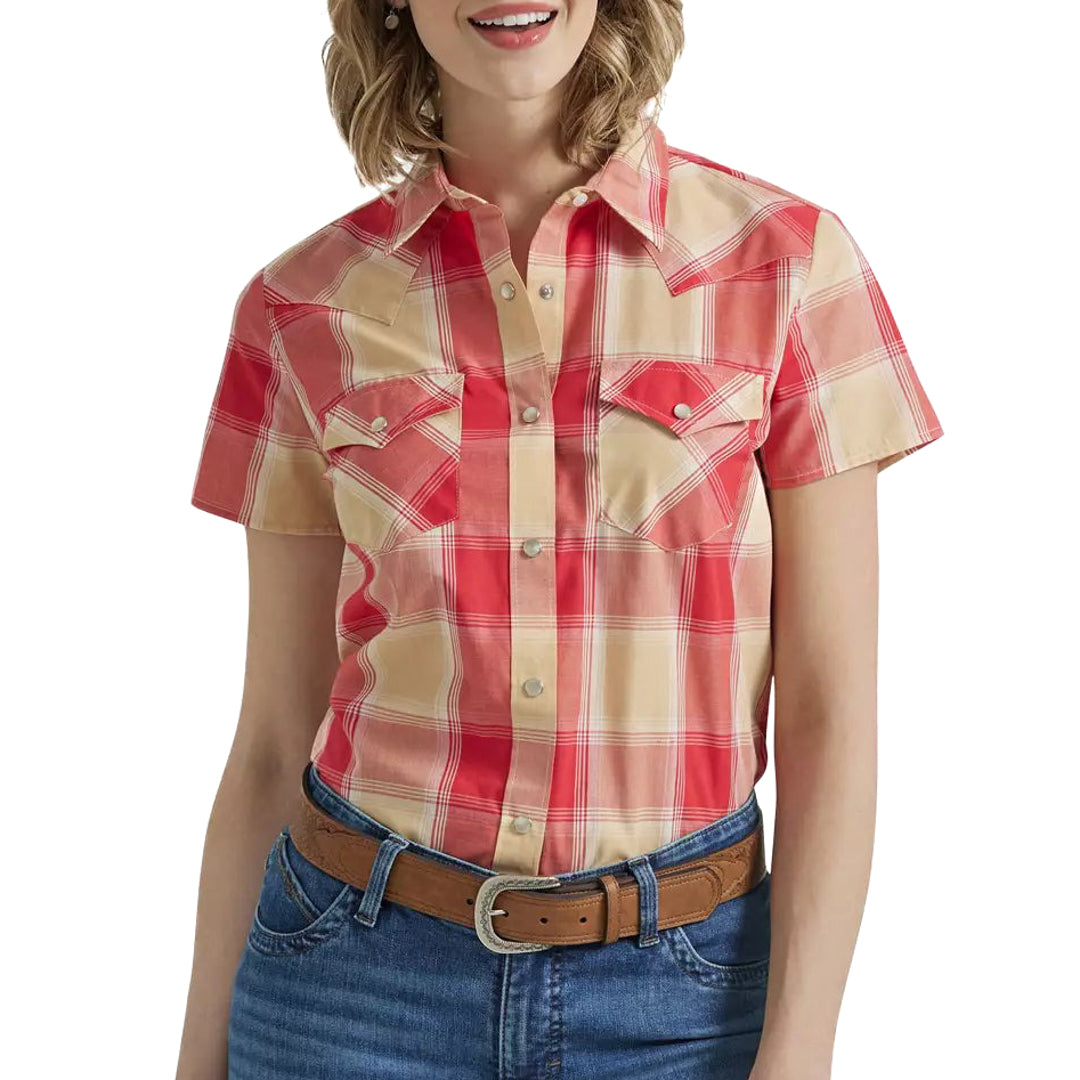 Wrangler Women's Essential Western Short Sleeve Plaid Shirt