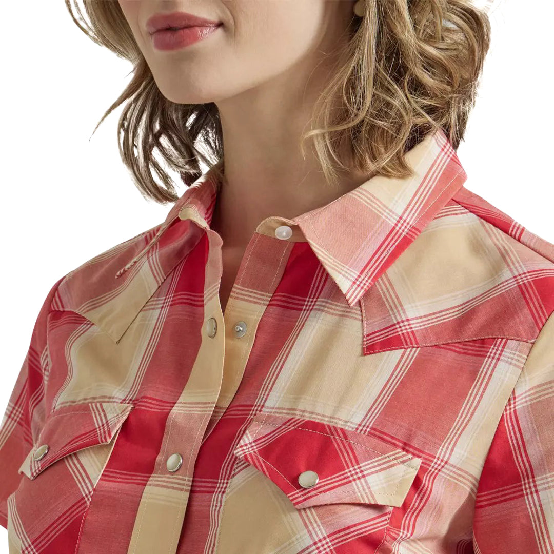 Wrangler Women's Essential Western Short Sleeve Plaid Shirt