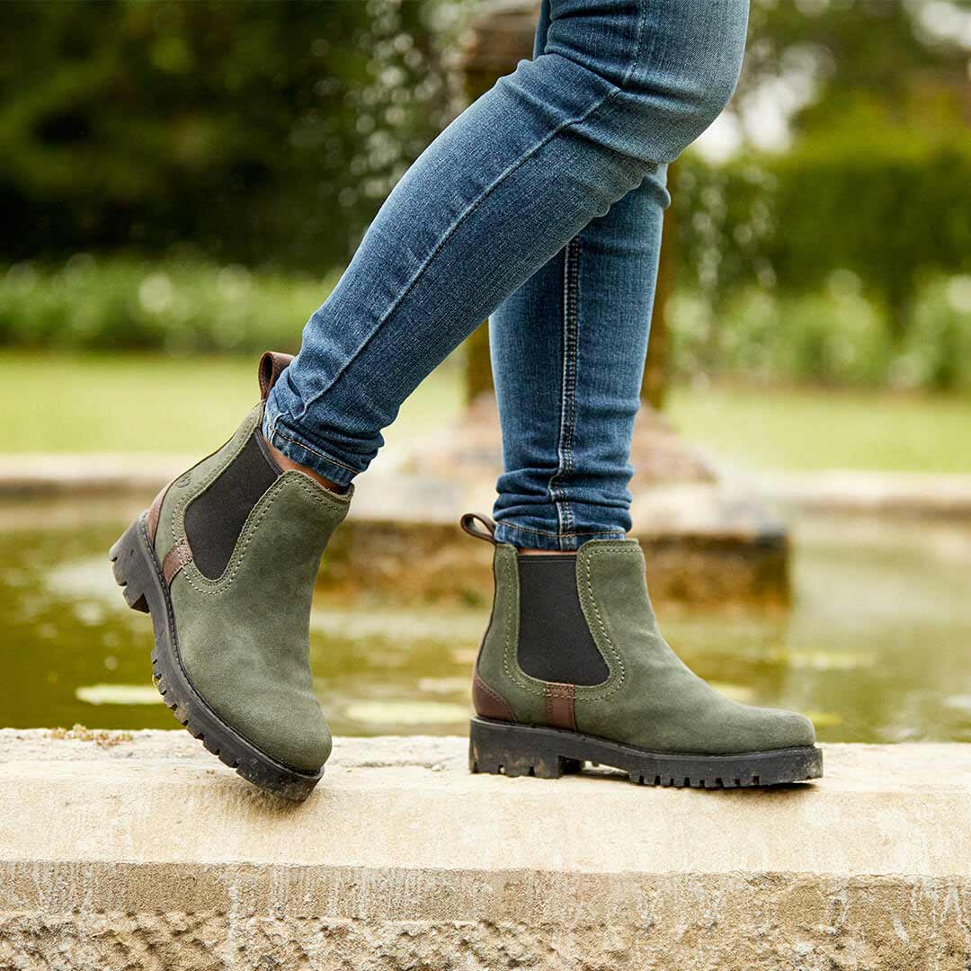Ariat Women's Wexford Lug Waterproof Chelsea Boots