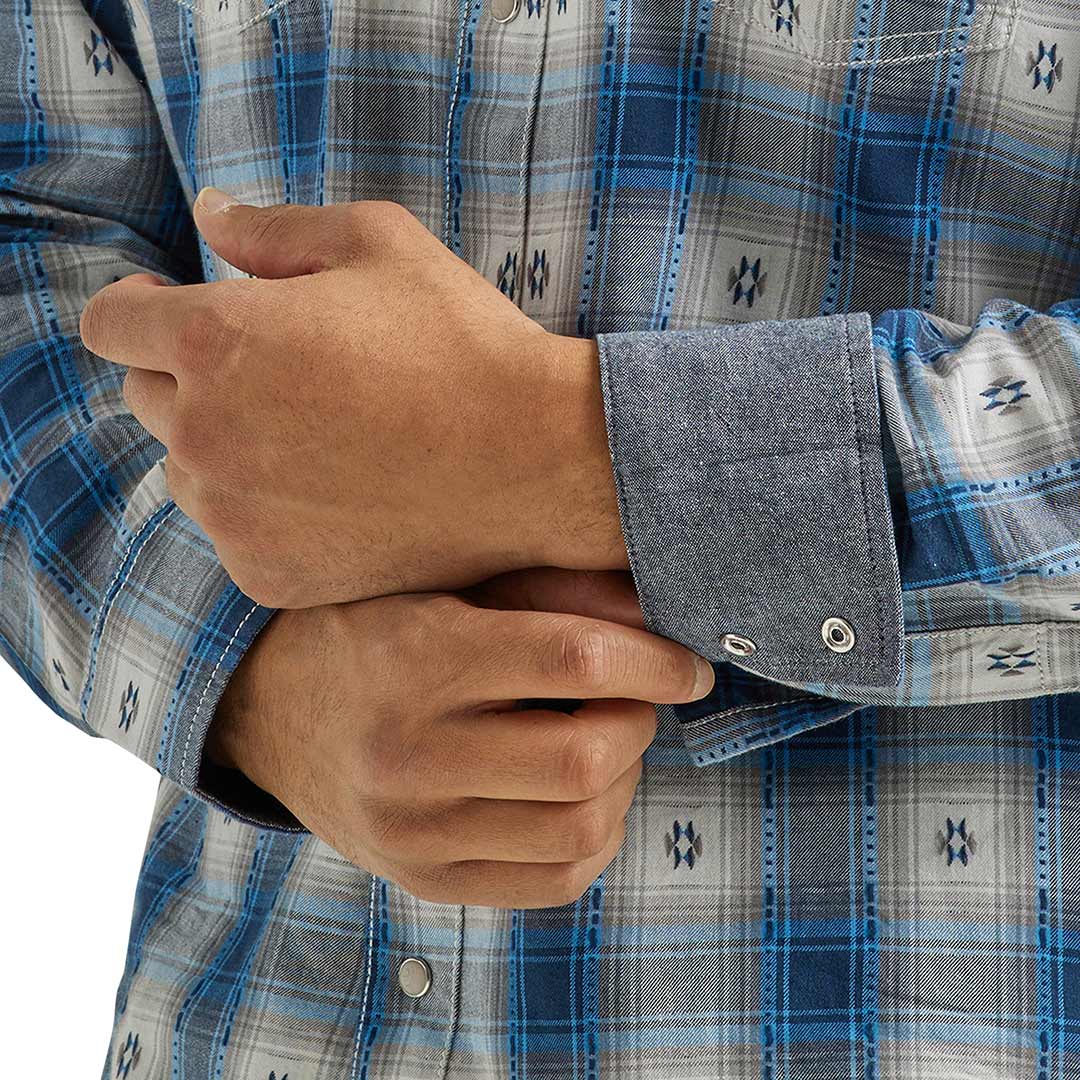 Wrangler Men's Retro Plaid Overprint Snap Shirt