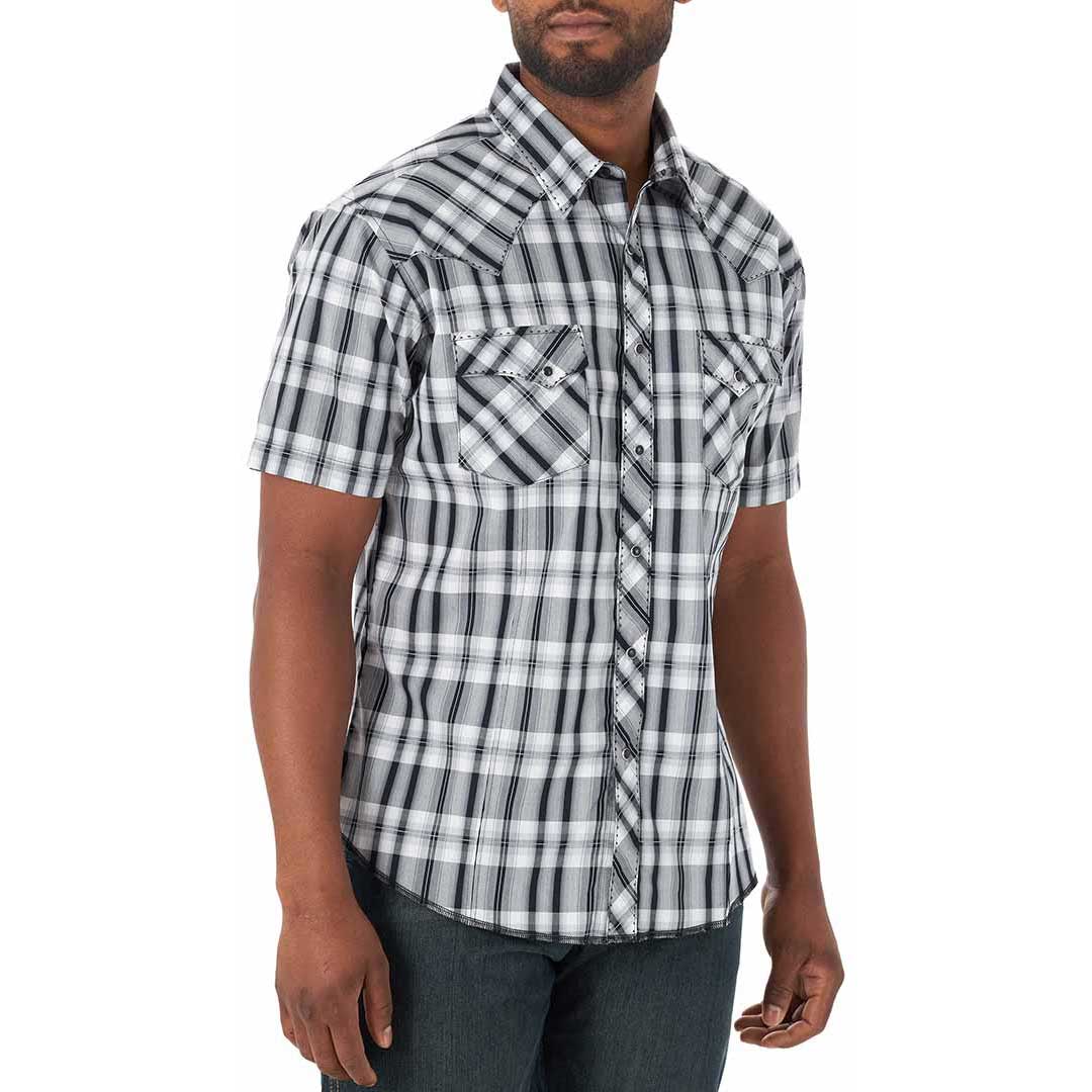 Wrangler Men's Fashion Short Sleeve Plaid Snap Shirt