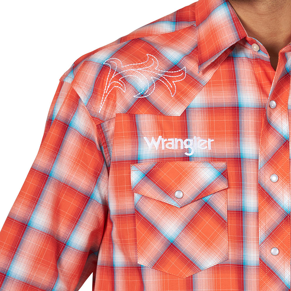 Wrangler Men's Logo Filigree Accent Plaid Shirt