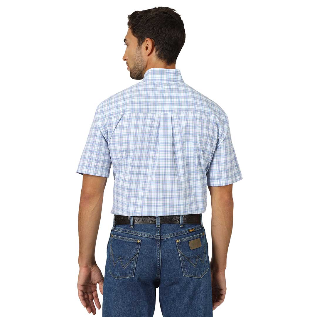 Wrangler Men's George Strait Plaid Short Sleeve Shirt