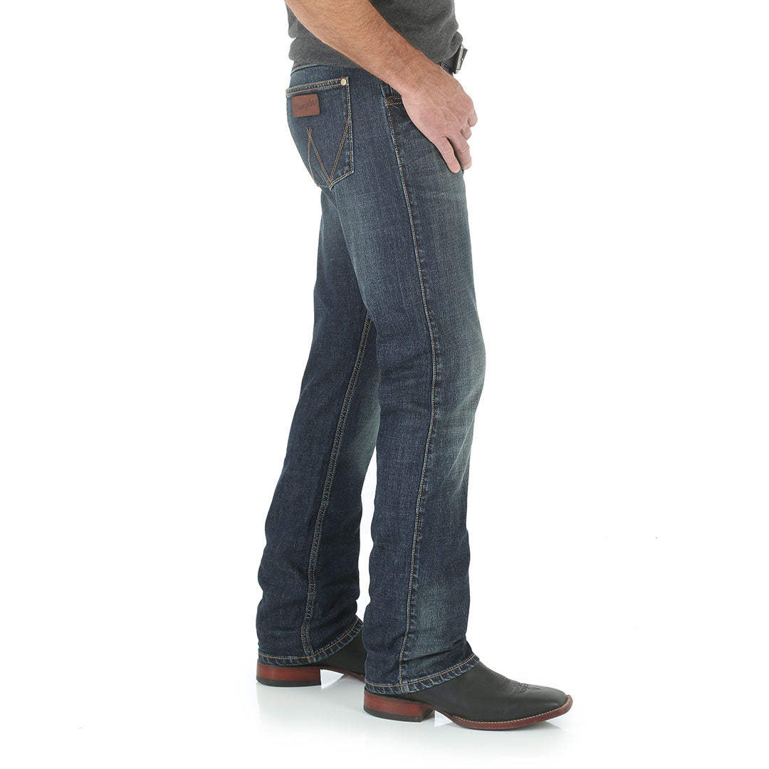 Wrangler Men's Retro Slim Fit Straight Leg Jean