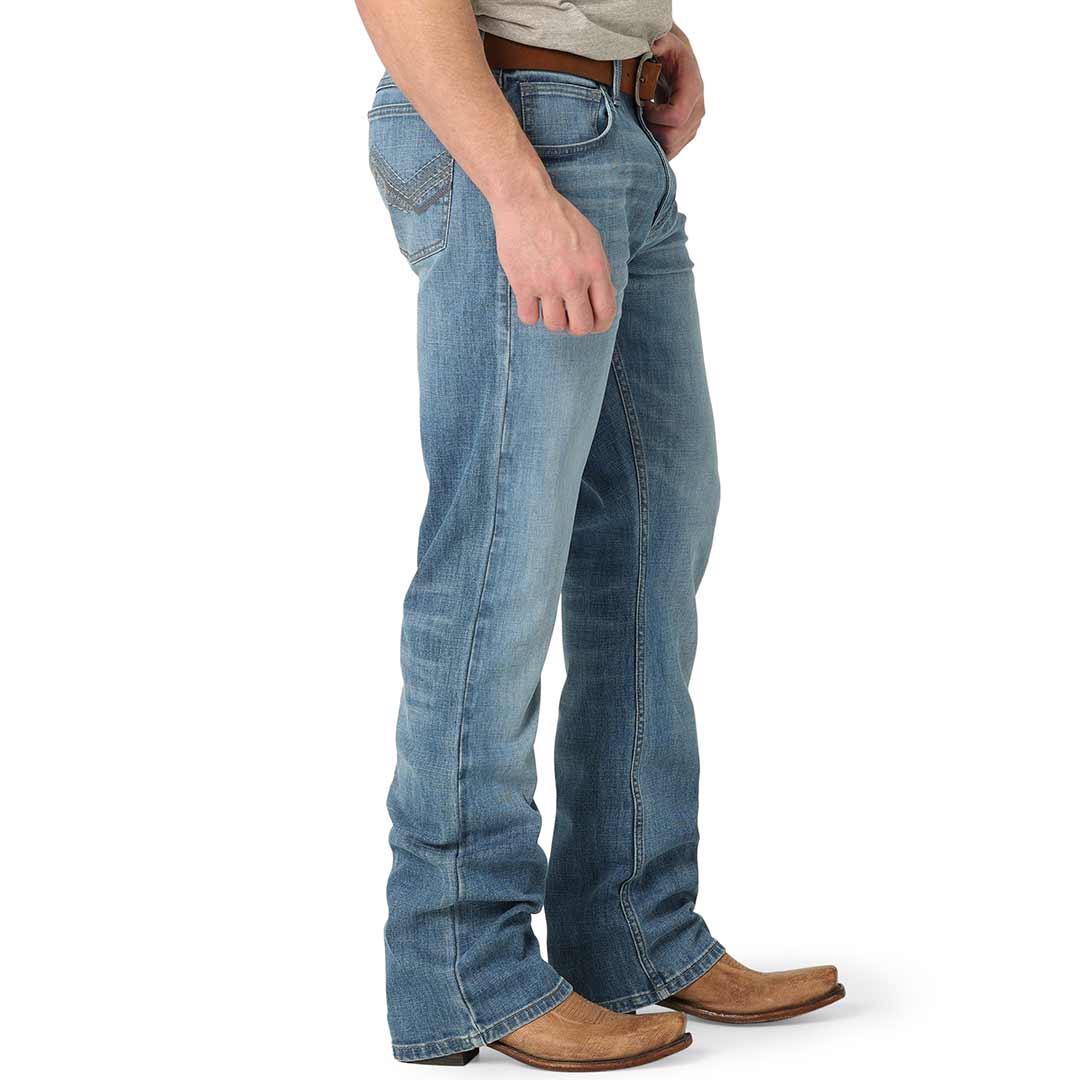 Wrangler Men's 20X No. 42 Vintage Slim Fit Bootcut Jeans