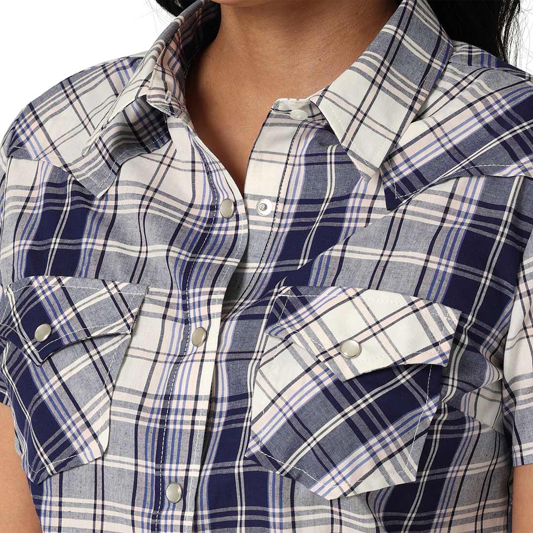 Wrangler Women's Essential Short Sleeve Plaid Snap Shirt