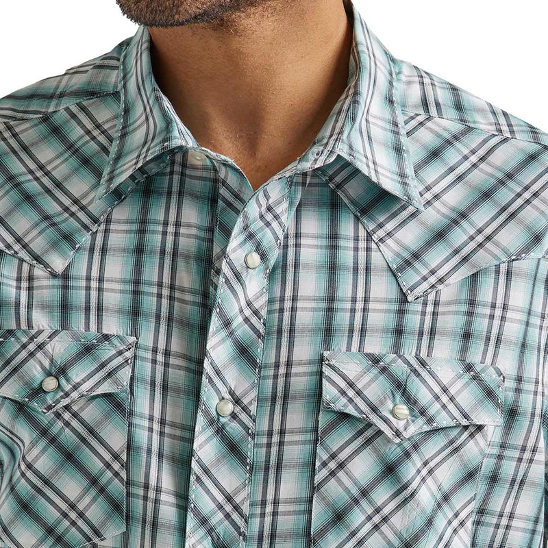 Wrangler Men's Fashion Short Sleeve Plaid Snap Shirt