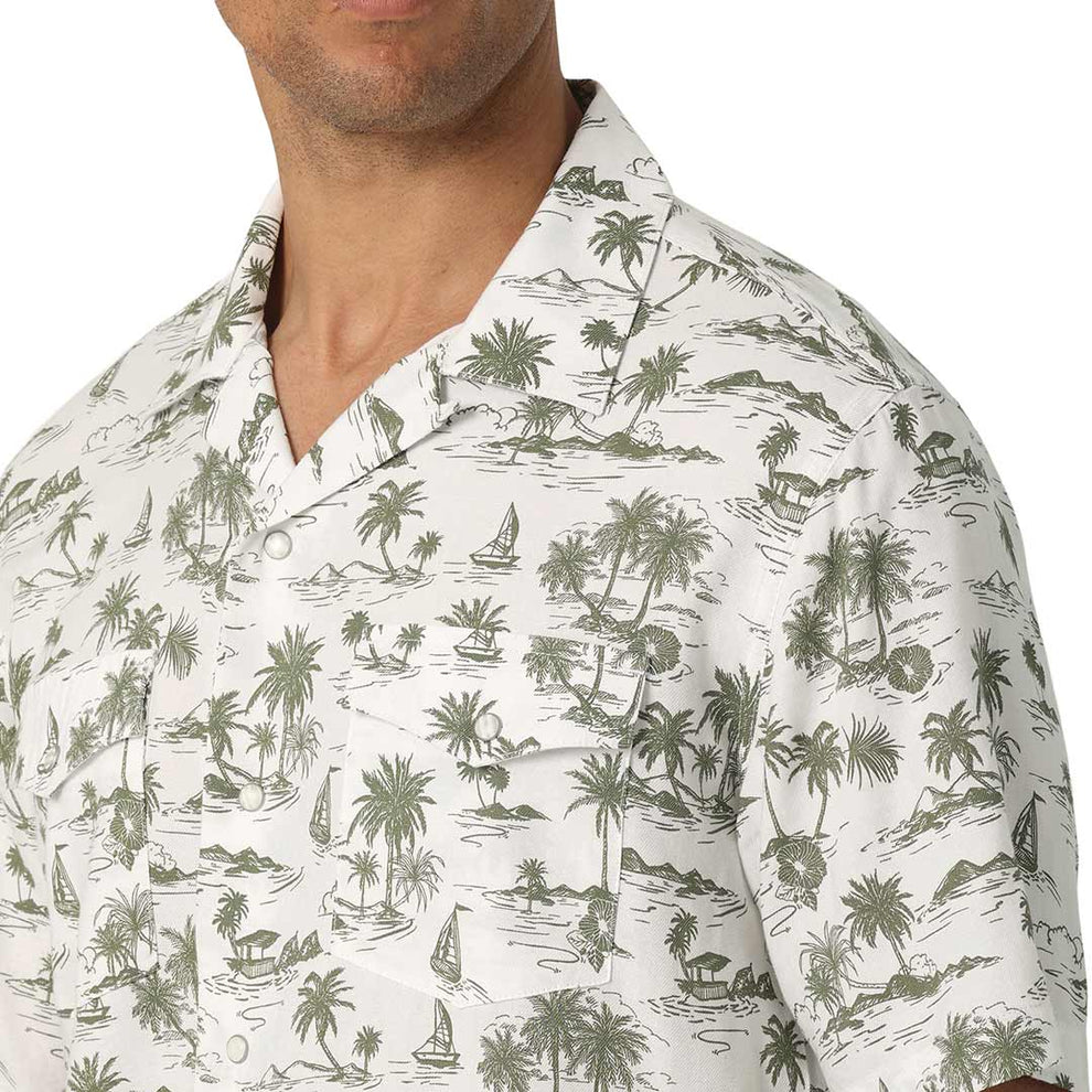 Wrangler Men's Coconut Cowboy Palmetto Print Short Sleeve Snap Camp Shirt