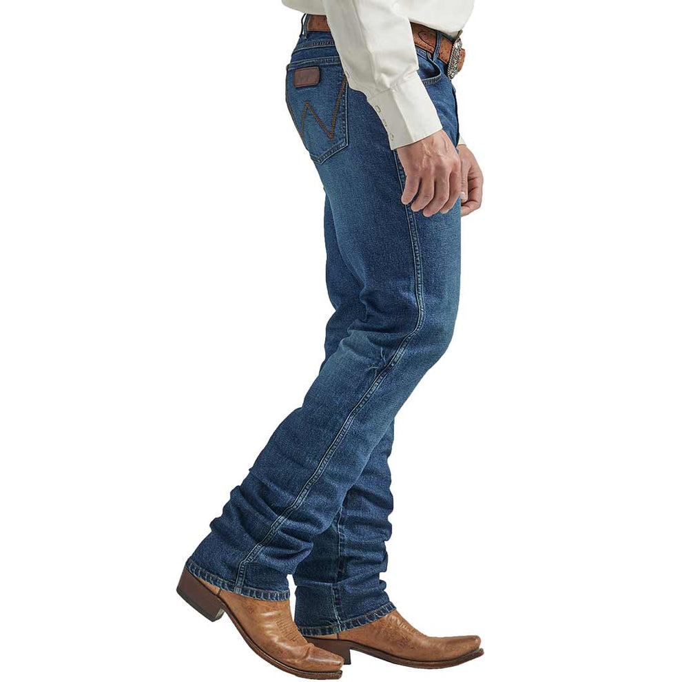 https://www.lammles.com/cdn/shop/products/img39374_wrangler-men-s-retro-slim-fit-straight-leg-jeans.jpg?v=1673977503&width=990