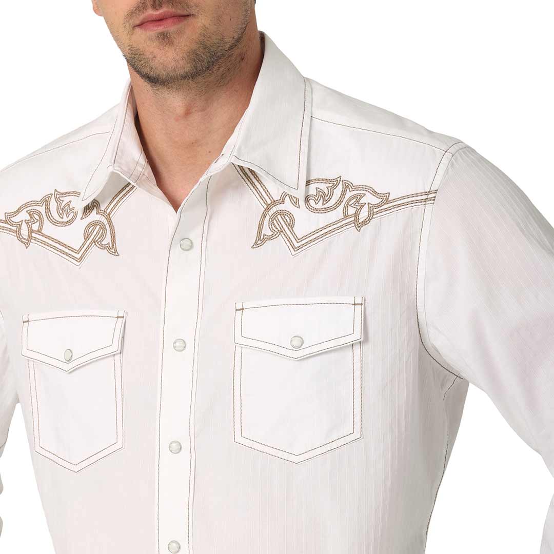 Wrangler Men's Rock 47 Embroidered Yoke Tone on Tone Snap Shirt