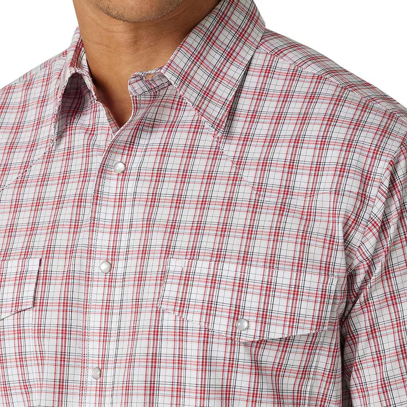 Wrangler Men's Wrinkle Resist Short Sleeve Plaid Snap Shirt