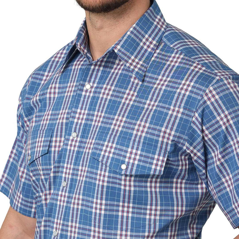 Wrangler Men's Wrinkle Resist Short Sleeve Plaid Snap Shirt